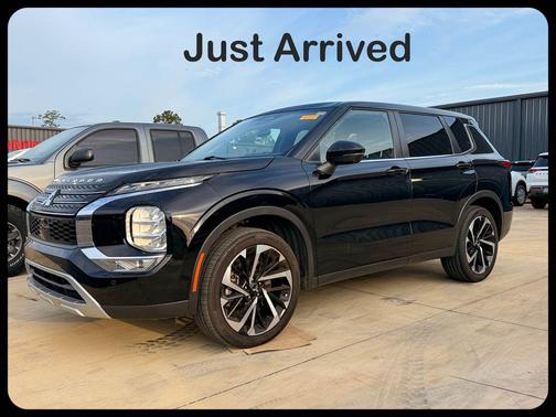 Black 2023 Mitsubishi Outlander SP