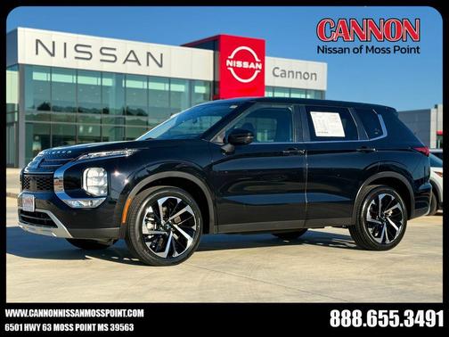 Black 2023 Mitsubishi Outlander SE