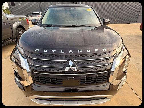 Black 2023 Mitsubishi Outlander SP