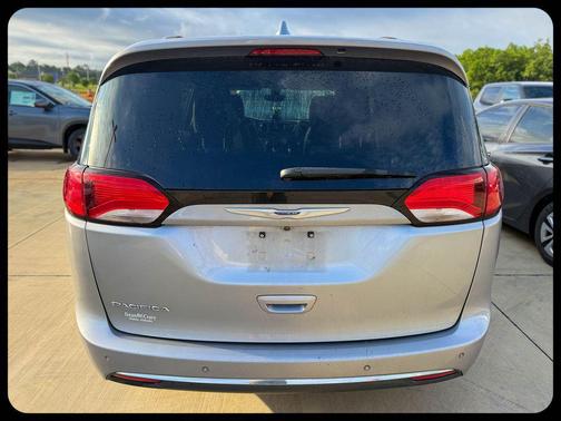 Billet Silver Metallic Clearcoat 2019 Chrysler Pacifica Touring L