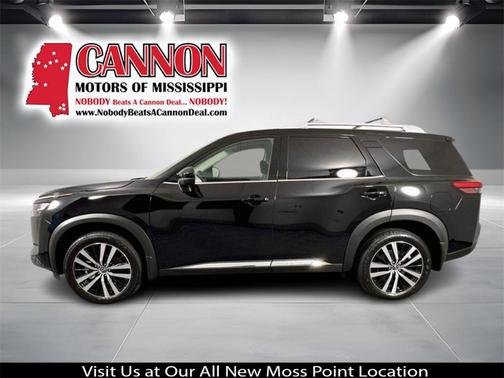 2025 Nissan Pathfinder Platinum FWD