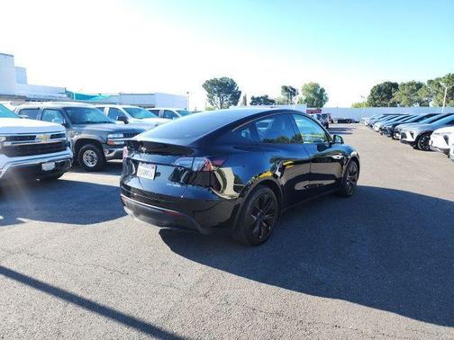 2025 Tesla Model Y Long Range Dual Motor All-Wheel Drive