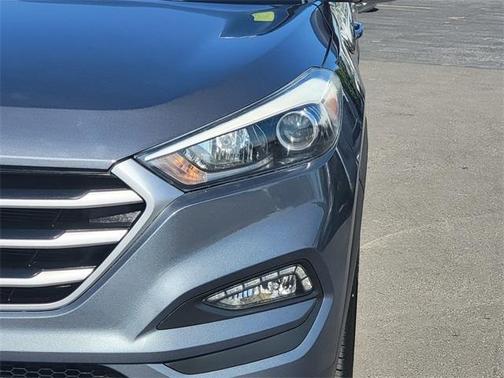 2017 Hyundai TUCSON SE Plus