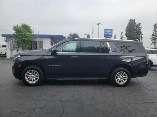2023 Chevrolet Suburban LT