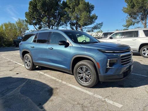 2024 Chevrolet Traverse LT