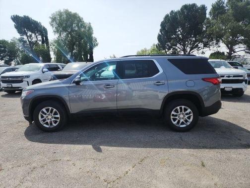 Satin Steel Metallic 2021 Chevrolet Traverse LT Cloth