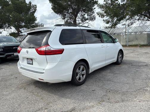 2015 Toyota Sienna LE
