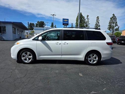 2015 Toyota Sienna LE