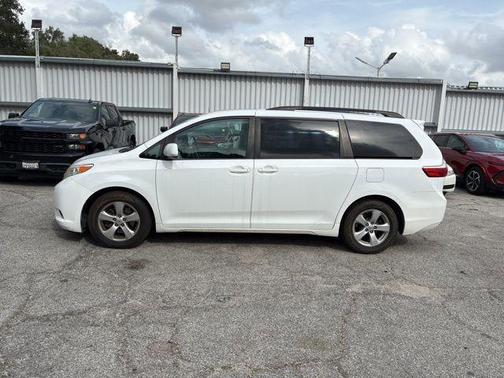 2015 Toyota Sienna LE