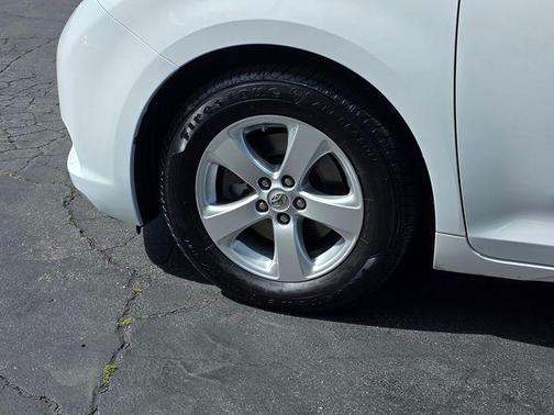 2015 Toyota Sienna LE