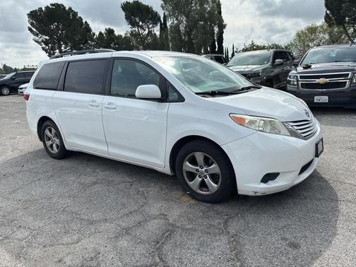 2015 Toyota Sienna LE