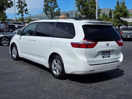 2015 Toyota Sienna LE
