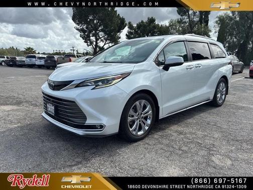 2022 Toyota Sienna Platinum