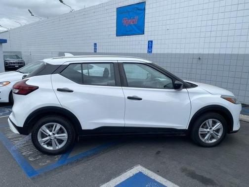 2022 Nissan Kicks S