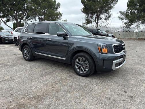 Gravity Gray 2024 Kia Telluride LX