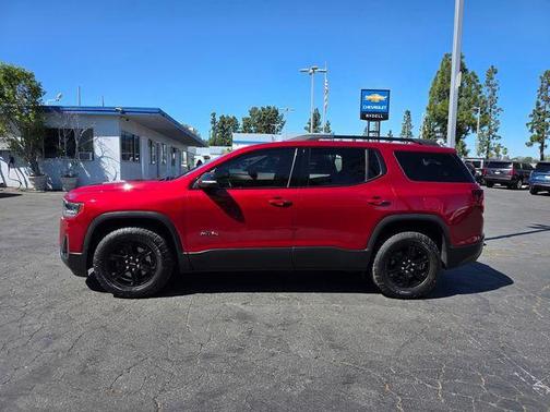 2023 GMC Acadia AT4