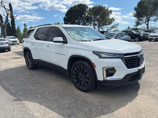Summit White 2023 Chevrolet Traverse RS
