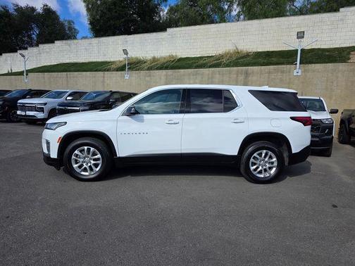 Summit White 2023 Chevrolet Traverse LS