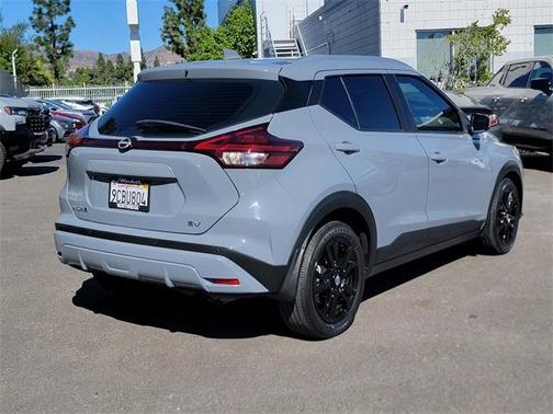 2022 Nissan Kicks SV