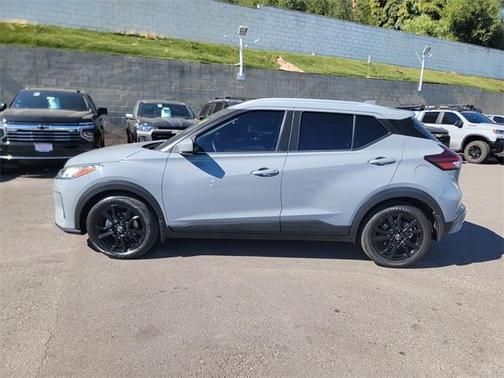 2022 Nissan Kicks SV