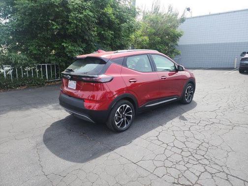 Cherry Red Tintcoat 2022 Chevrolet Bolt EUV FWD Premier