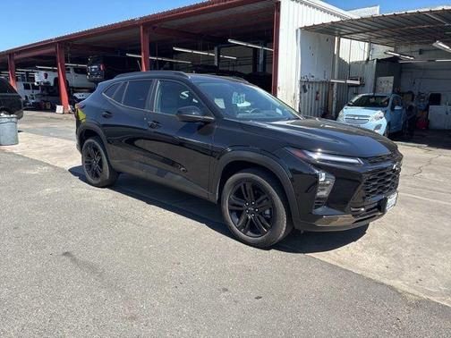 Mosaic Black Metallic 2025 Chevrolet Trax ACTIV