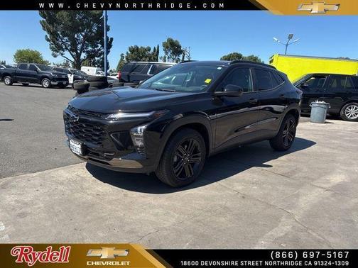 Mosaic Black Metallic 2025 Chevrolet Trax ACTIV