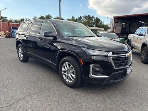 Mosaic Black Metallic 2023 Chevrolet Traverse LS