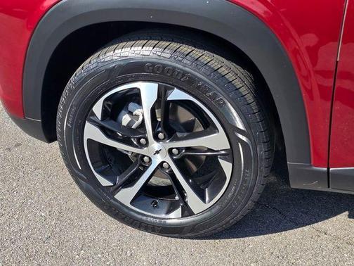 Crimson Metallic 2024 Chevrolet Trax 1RS