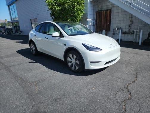 2022 Tesla Model Y Long Range Dual Motor All-Wheel Drive