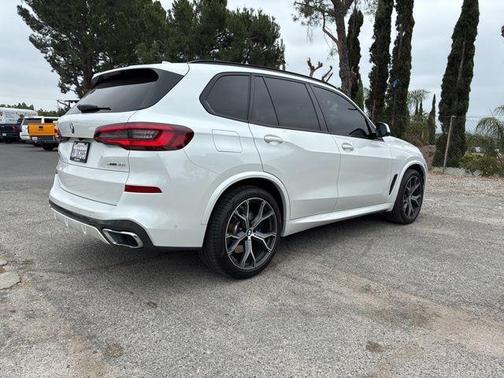 Mineral White Metallic 2021 BMW X5 xDrive40i