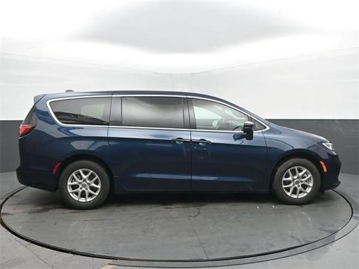 2025 Chrysler Pacifica L