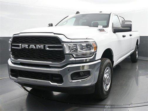 2023 RAM 2500 Tradesman Crew Cab 4x4 8' Box