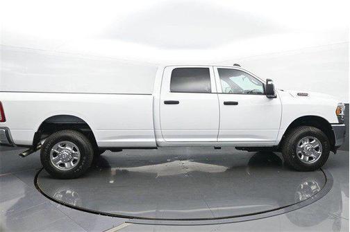 2023 RAM 2500 Tradesman Crew Cab 4x4 8' Box