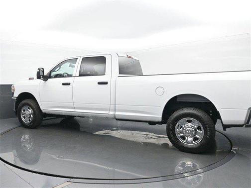 2023 RAM 2500 Tradesman Crew Cab 4x4 8' Box