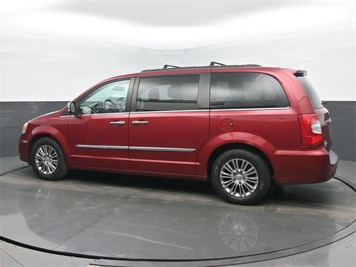 2014 Chrysler Town & Country Touring-L