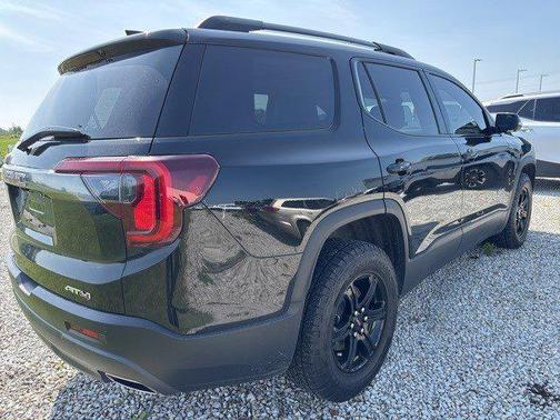 2023 GMC Acadia AWD AT4