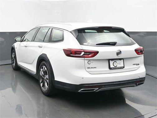 2018 Buick Regal TourX Essence