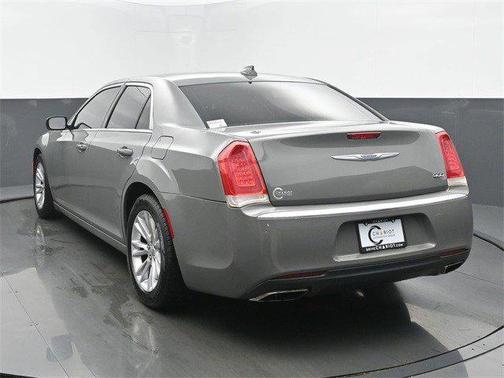 2019 Chrysler 300 Touring