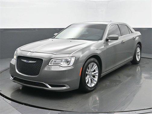 2019 Chrysler 300 Touring