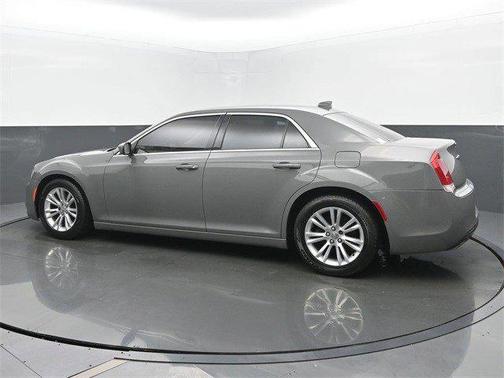 2019 Chrysler 300 Touring