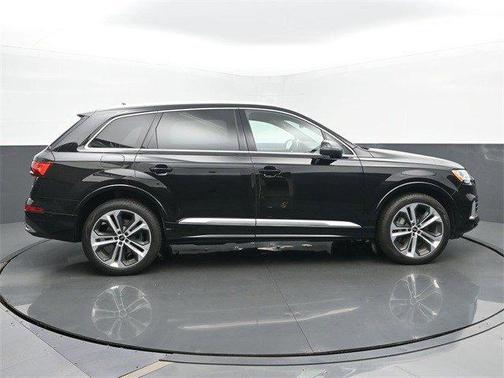 2021 Audi Q7 55 Premium Plus
