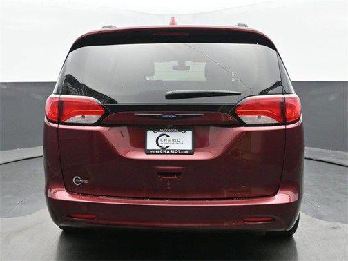 2020 Chrysler Voyager LXI