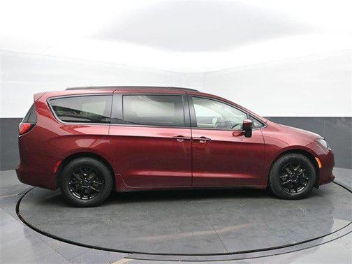 2020 Chrysler Voyager LXI