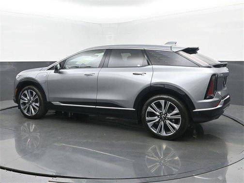 2025 Cadillac OPTIQ Luxury 2 AWD