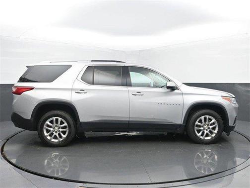 2018 Chevrolet Traverse LT Cloth