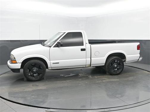2001 Chevrolet S-10 Base
