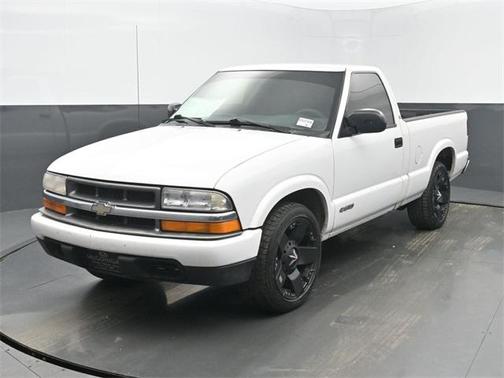 2001 Chevrolet S-10 Base