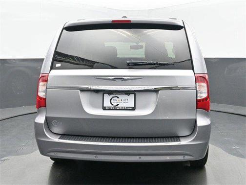 2014 Chrysler Town & Country Touring-L