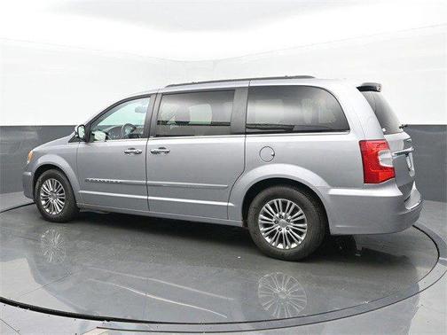 2014 Chrysler Town & Country Touring-L